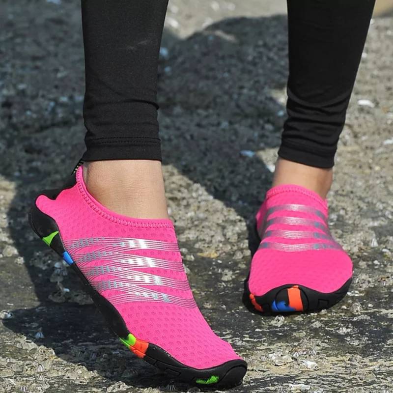 Aquashoes Zapatos Acuáticos AquaModa M1BFP  Fucsia Rayas Plateadas